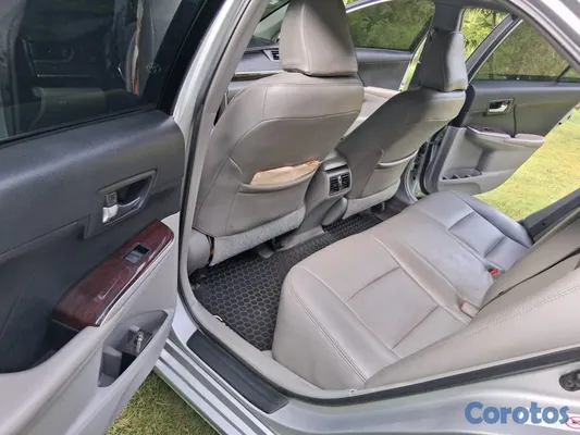 2013 Toyota Camry — foto 10 / 14