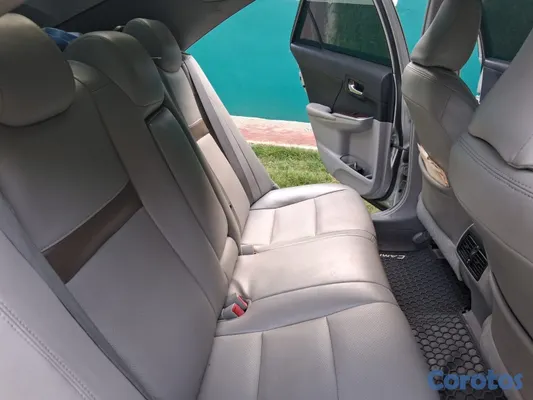 2013 Toyota Camry — foto 13 / 14