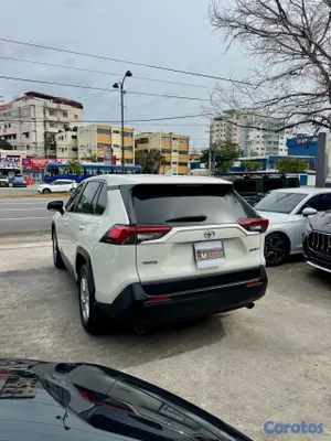 2020 Toyota Rav-4 — foto 6 / 12