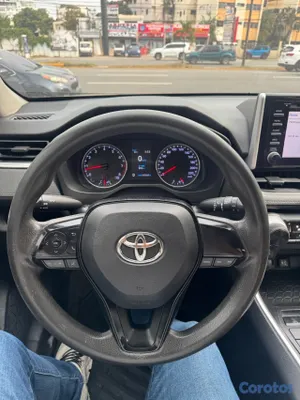 2020 Toyota Rav-4 — foto 10 / 12