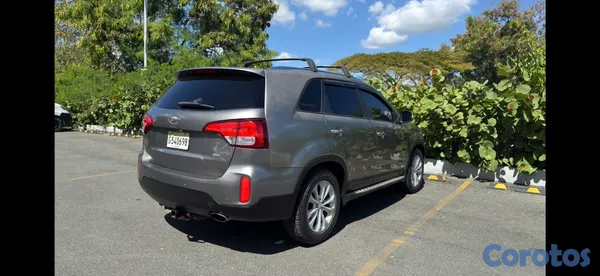 2014 Kia Sorento — foto 6 / 8