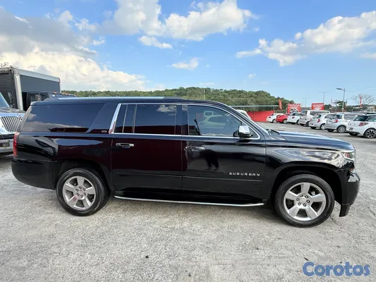 2015 Chevrolet Suburban — foto 3 / 8