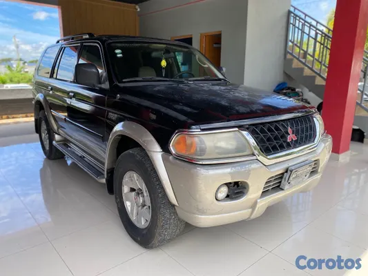 2001 Mitsubishi Montero