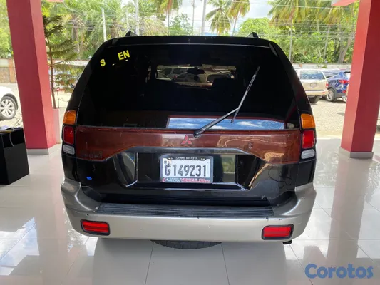 2001 Mitsubishi Montero — foto 5 / 11