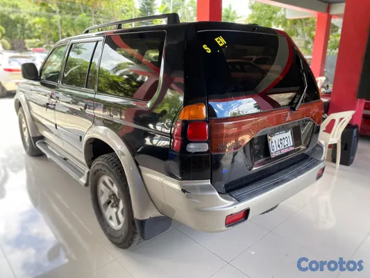 2001 Mitsubishi Montero — foto 7 / 11