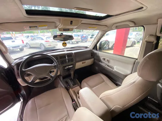 2001 Mitsubishi Montero — foto 8 / 11
