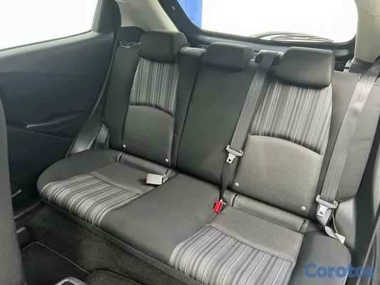 2020 Mazda MAZDA 2 — foto 8 / 10