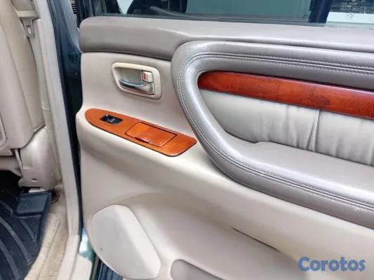 2001 Toyota Land Cruiser — foto 10 / 14