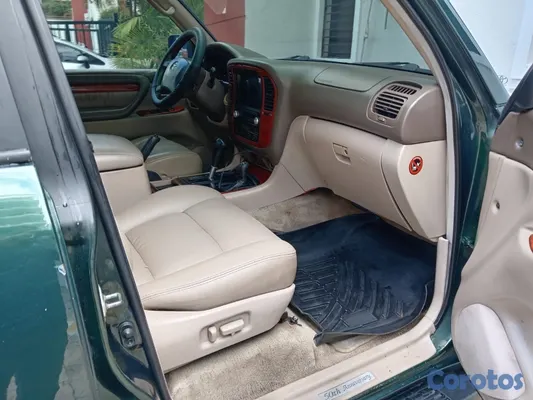 2001 Toyota Land Cruiser — foto 11 / 14