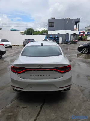 2018 Hyundai Grandeur — foto 6 / 19