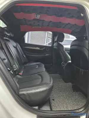 2018 Hyundai Grandeur — foto 8 / 19