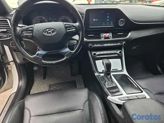 2018 Hyundai Grandeur — foto 10 / 19