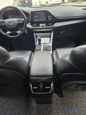 2018 Hyundai Grandeur — foto 11 / 19