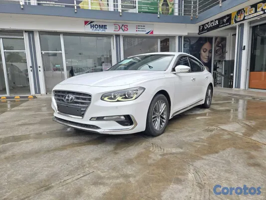 2018 Hyundai Grandeur — foto 16 / 19