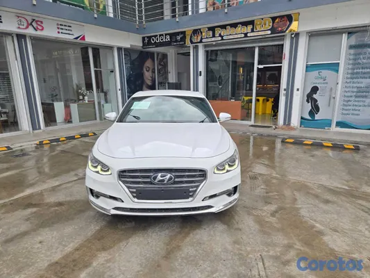 2018 Hyundai Grandeur — foto 17 / 19