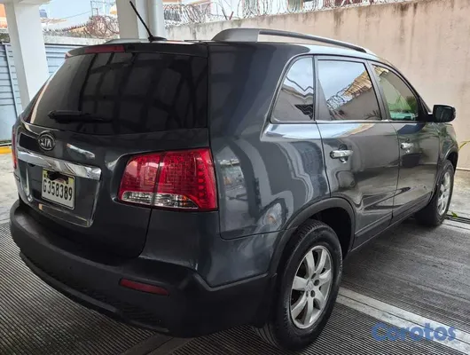 2011 Kia Sorento — foto 8 / 15