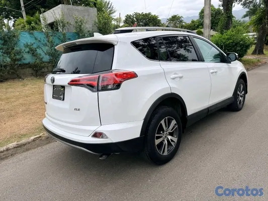 2018 Toyota Rav-4 — foto 2 / 14