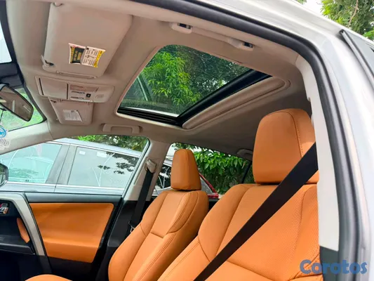 2018 Toyota Rav-4 — foto 7 / 14