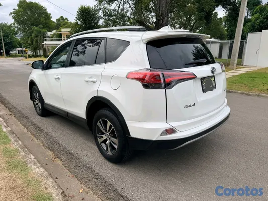 2018 Toyota Rav-4 — foto 8 / 14