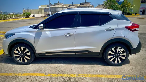 2019 Nissan Kicks — foto 2 / 11