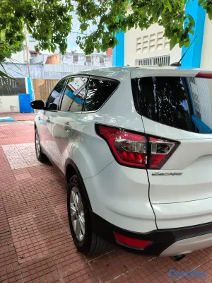 2014 Ford Escape — foto 2 / 5