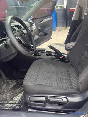 2016 Volkswagen Passat — foto 8 / 11