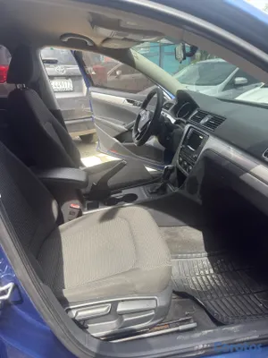 2016 Volkswagen Passat — foto 9 / 11
