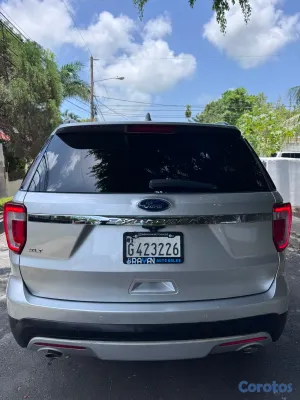 2017 Ford Explorer — foto 7 / 12