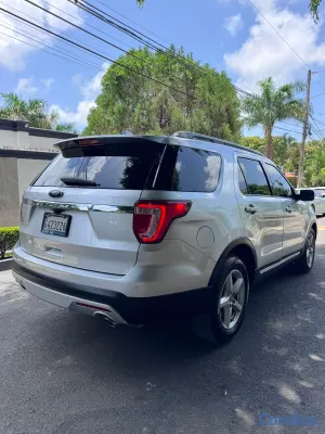 2017 Ford Explorer — foto 10 / 12