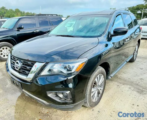 2019 Nissan Pathfinder — foto 2 / 9