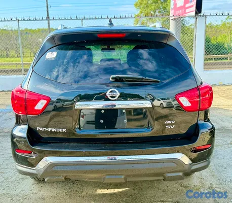 2019 Nissan Pathfinder — foto 7 / 9