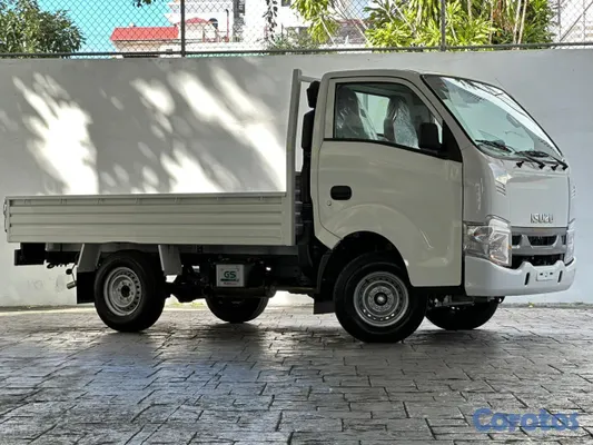 2026 Isuzu Traviz — foto 2 / 9