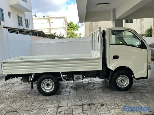 2026 Isuzu Traviz — foto 3 / 9