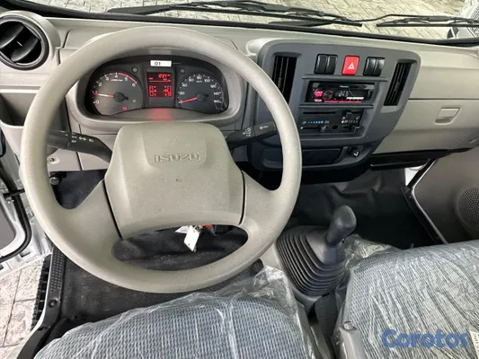 2026 Isuzu Traviz — foto 8 / 9