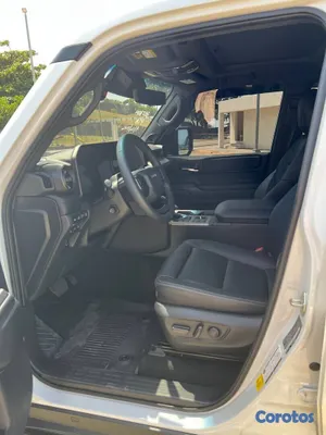 2024 Toyota Land Cruiser Prado — foto 7 / 11