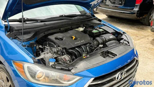 2017 Hyundai Elantra — foto 10 / 10
