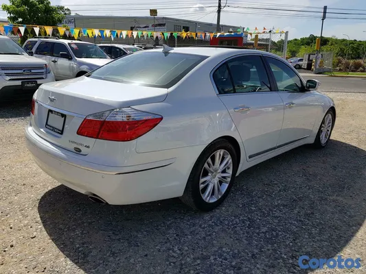 2010 Hyundai Genesis — foto 9 / 10