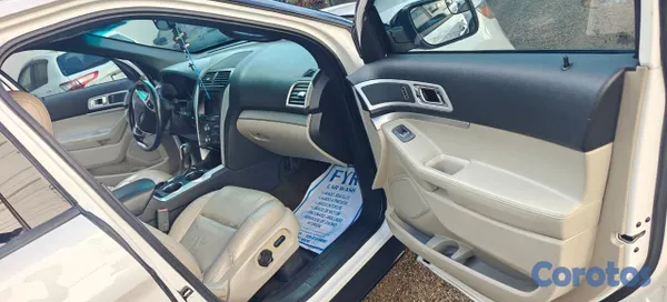 2013 Ford Explorer — foto 12 / 16