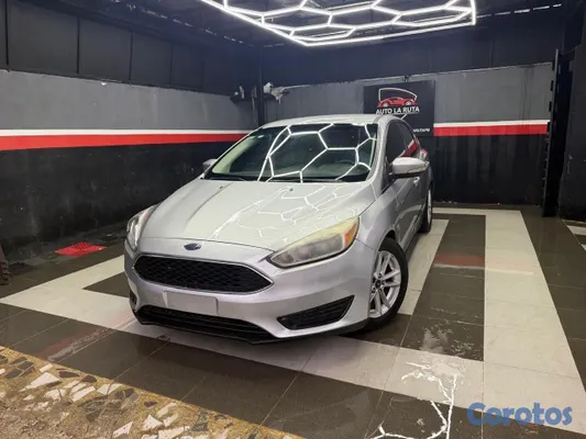 2016 Ford Focus — foto 6 / 11