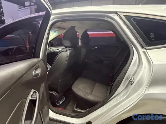 2016 Ford Focus — foto 10 / 11