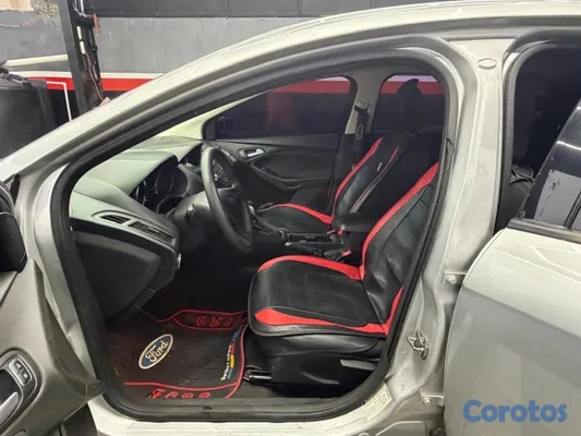 2016 Ford Focus — foto 11 / 11