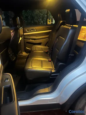 2017 Ford Explorer — foto 2 / 6