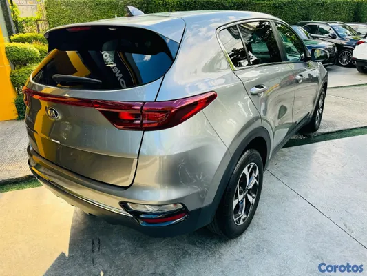 2020 Kia Sportage — foto 7 / 10