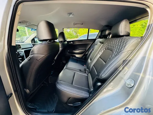 2020 Kia Sportage — foto 8 / 10