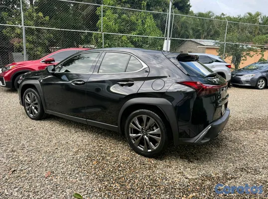 2024 Lexus UX — foto 7 / 9
