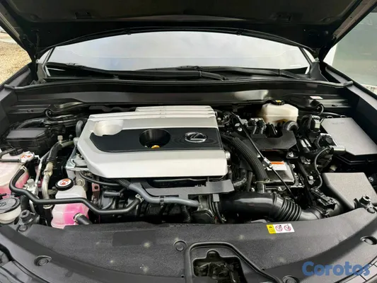 2024 Lexus UX — foto 9 / 9