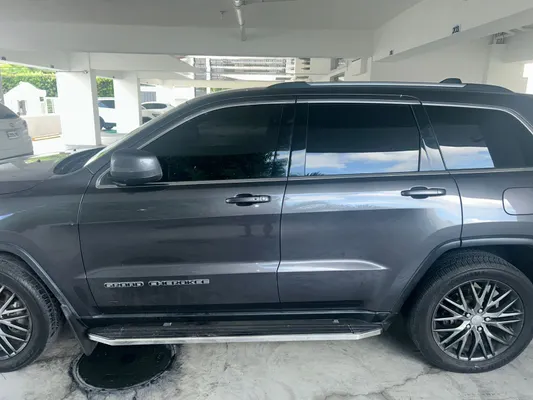 2017 Jeep Grand Cherokee — foto 6 / 9