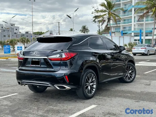 2017 Lexus Rx — foto 2 / 8