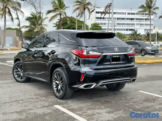 2017 Lexus Rx — foto 6 / 8