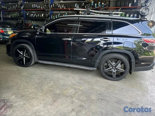 2016 Toyota Highlander — foto 9 / 10